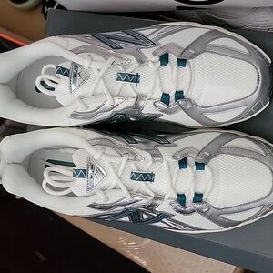 New‎ Balance 610v1